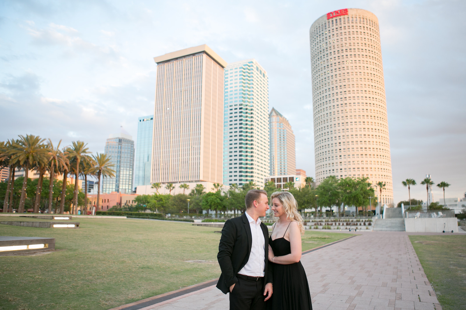 Carrie Wildes Photography Curtis Hixon Park Engagement Session