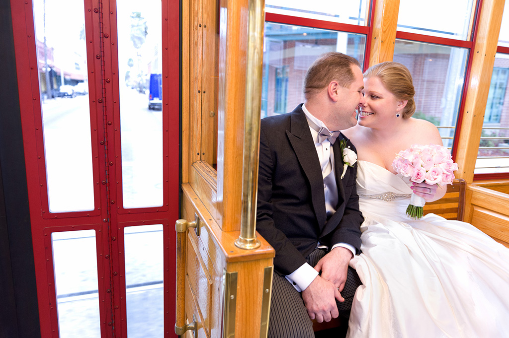 Navy & Pink Tampa Destination Wedding - The Florida Aquarium by Aaron Bornfleth Photographer (13)