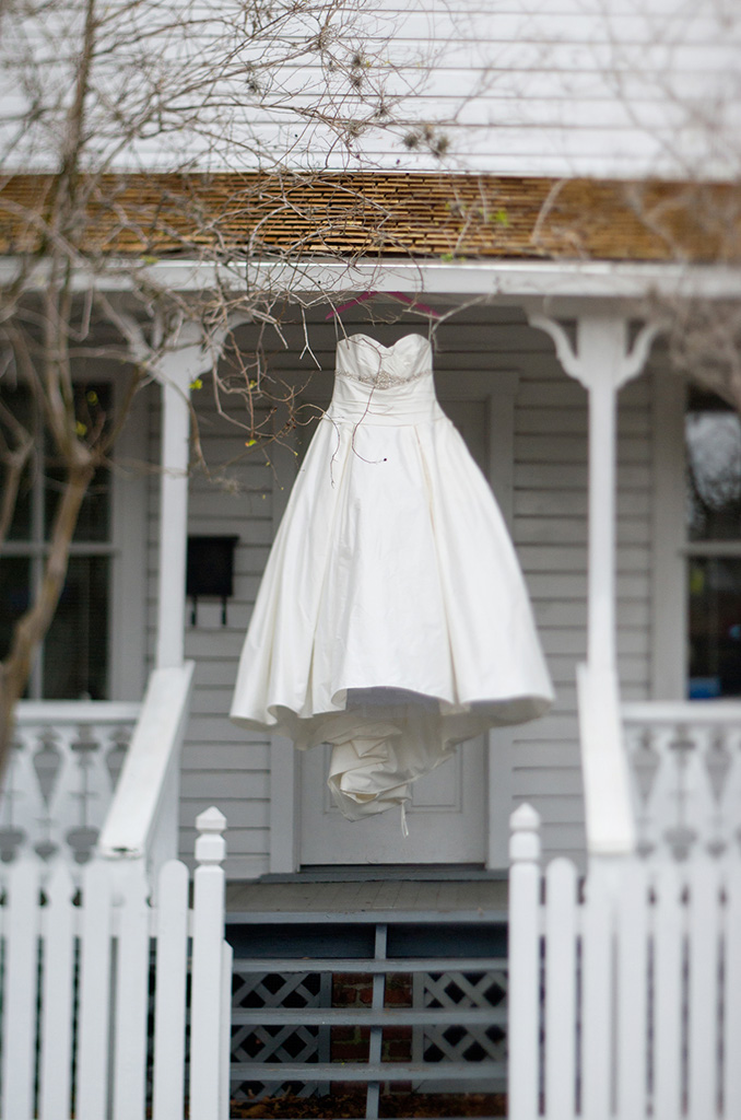 Navy & Pink Tampa Destination Wedding - The Florida Aquarium by Aaron Bornfleth Photographer (2)