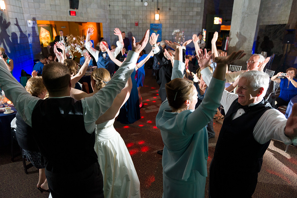 Navy & Pink Tampa Destination Wedding - The Florida Aquarium by Aaron Bornfleth Photographer (33)