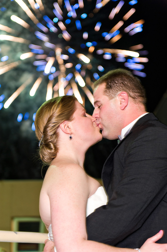 Navy & Pink Tampa Destination Wedding - The Florida Aquarium by Aaron Bornfleth Photographer (34)