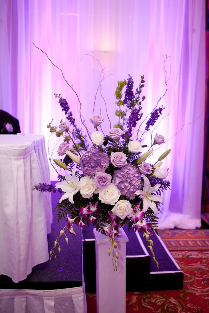 Elegant Purple & White Downtown Tampa Marriott Waterside Wedding by Tampa Wedding Photographer Eva's Photo Studio (14)