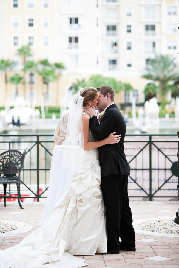 Pink & White Elegant Tampa Marriott Waterside Wedding - Kimberly Photography (18)
