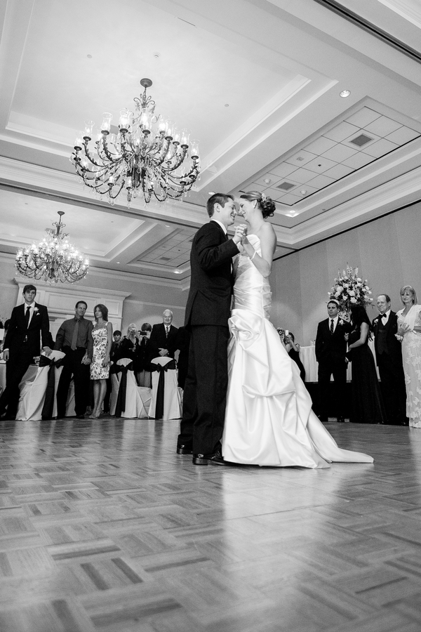 Pink & White Elegant Tampa Marriott Waterside Wedding - Kimberly Photography (30)