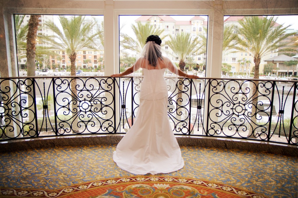 Elegant Purple & White Downtown Tampa Marriott Waterside Wedding by Tampa Wedding Photographer Eva's Photo Studio (6)