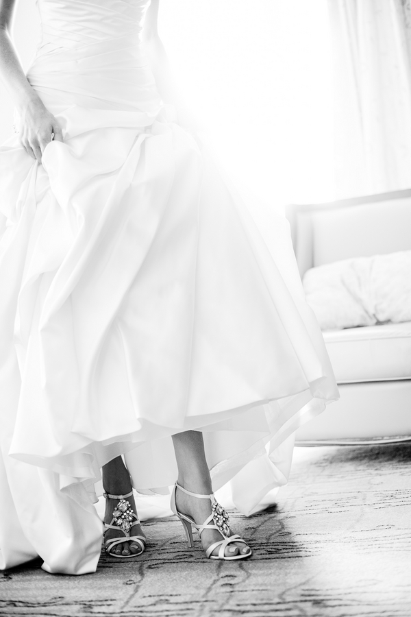 Pink & White Elegant Tampa Marriott Waterside Wedding - Kimberly Photography (6)