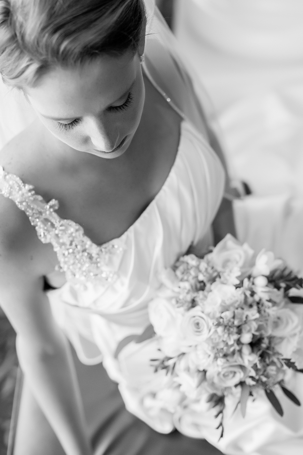 Pink & White Elegant Tampa Marriott Waterside Wedding - Kimberly Photography (8)