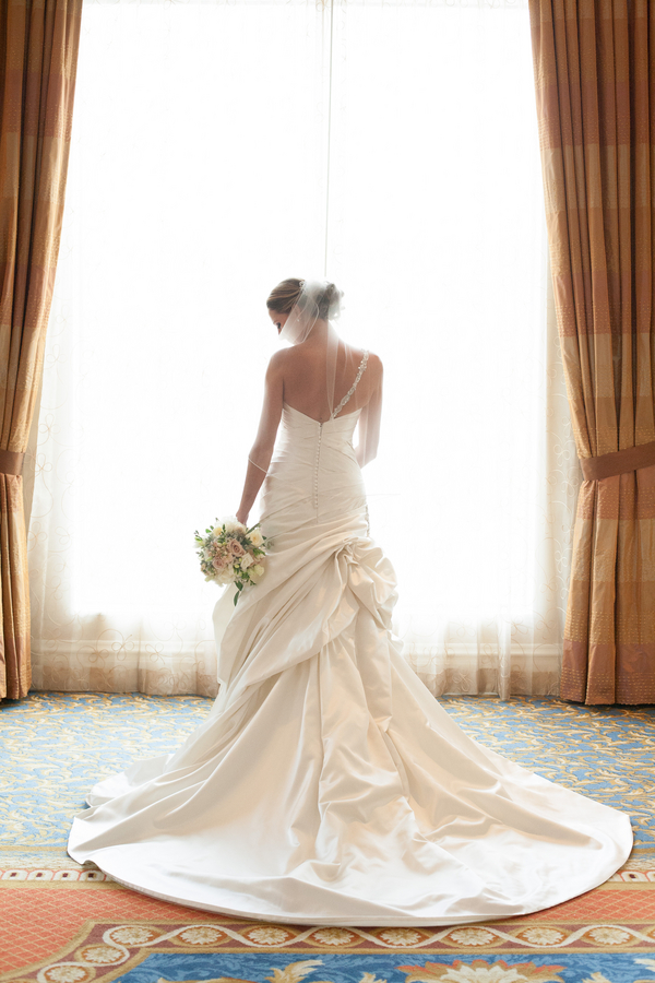 Pink & White Elegant Tampa Marriott Waterside Wedding - Kimberly Photography (9)