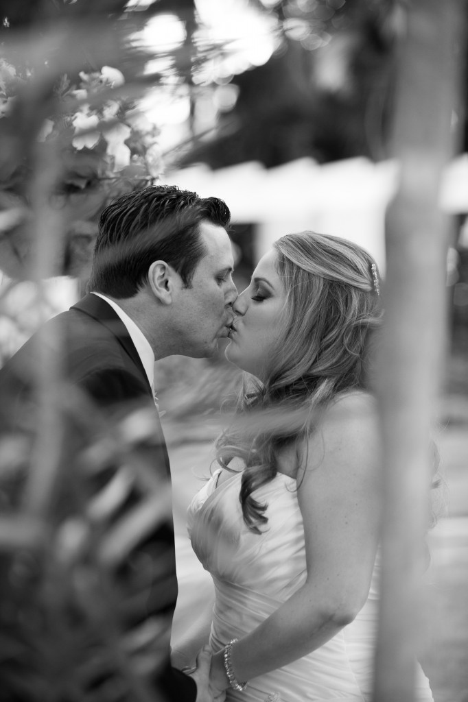 Red, Black & Silver Christmas Wedding - Downtown St. Pete Museum of Fine Arts - Esther Louis Photography (10)