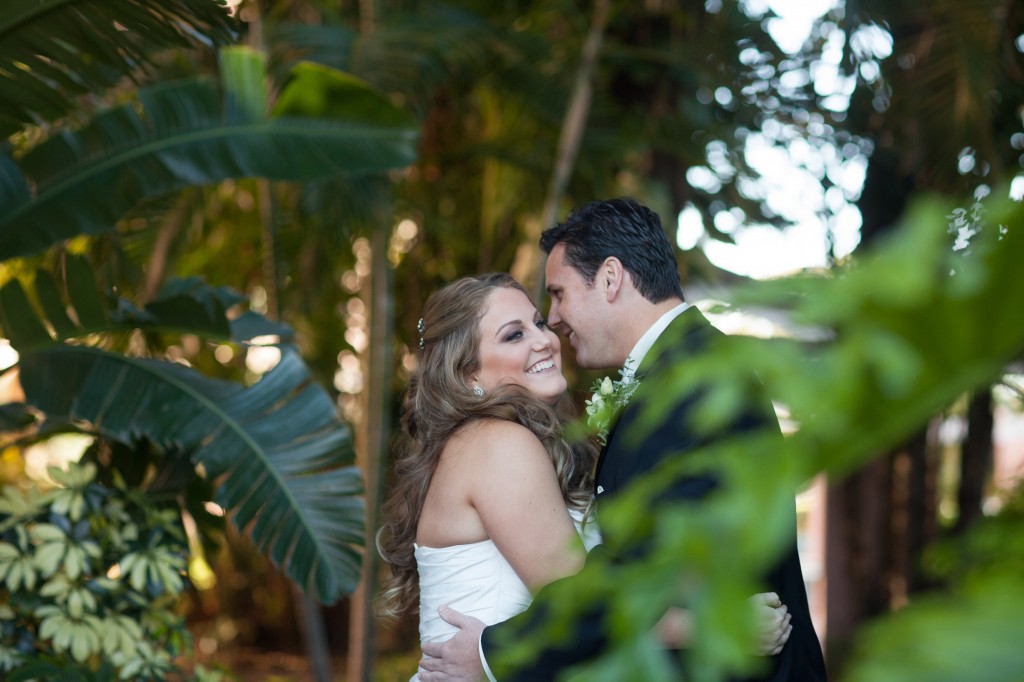 Red, Black & Silver Christmas Wedding - Downtown St. Pete Museum of Fine Arts - Esther Louis Photography (11)