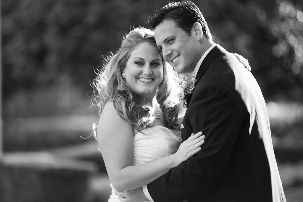 Red, Black & Silver Christmas Wedding - Downtown St. Pete Museum of Fine Arts - Esther Louis Photography (12)