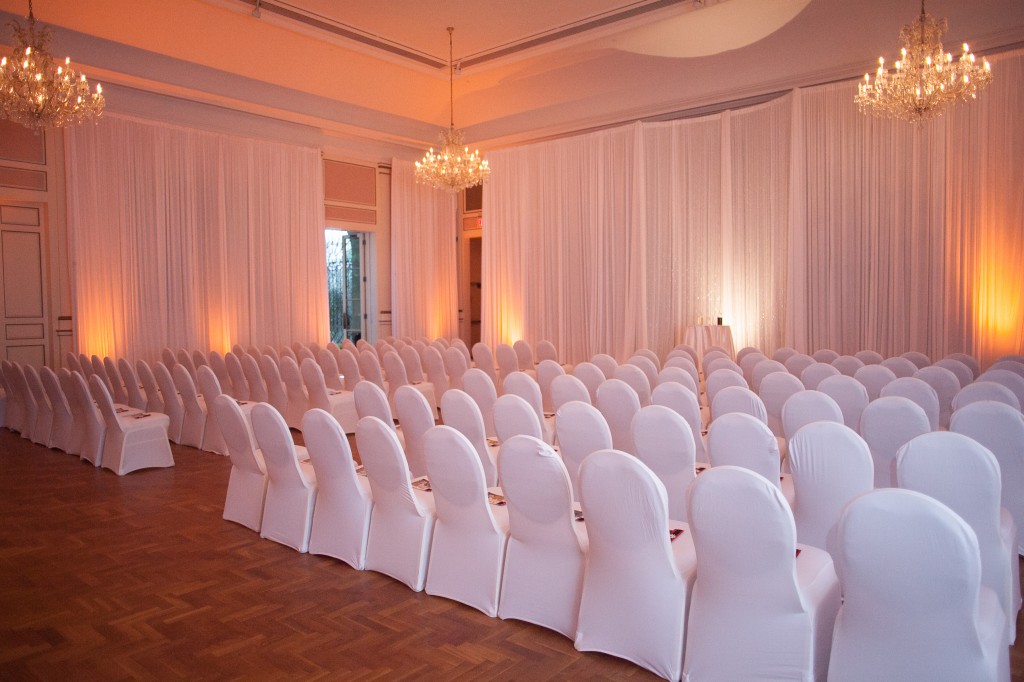 Red, Black & Silver Christmas Wedding - Downtown St. Pete Museum of Fine Arts - Esther Louis Photography (15)