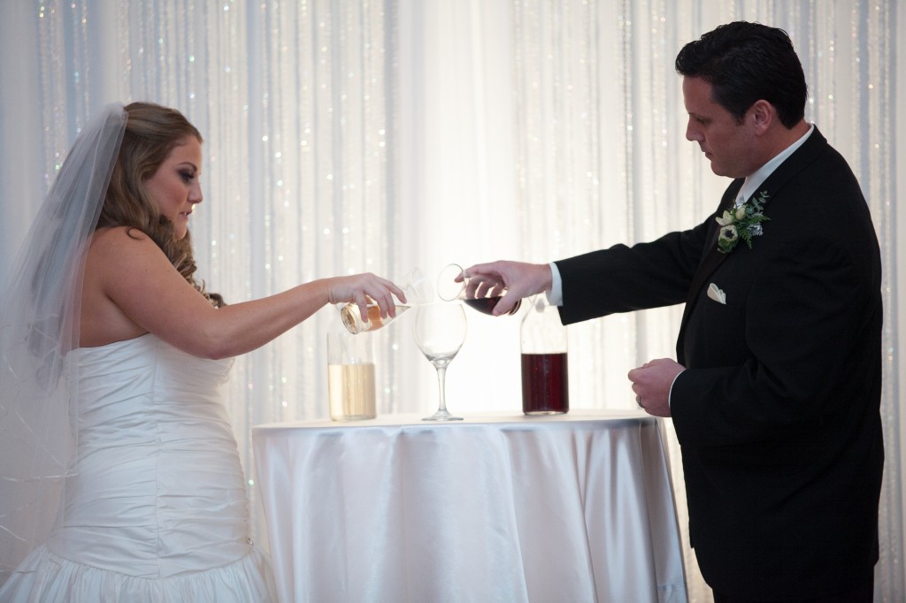 Red, Black & Silver Christmas Wedding - Downtown St. Pete Museum of Fine Arts - Esther Louis Photography (17)