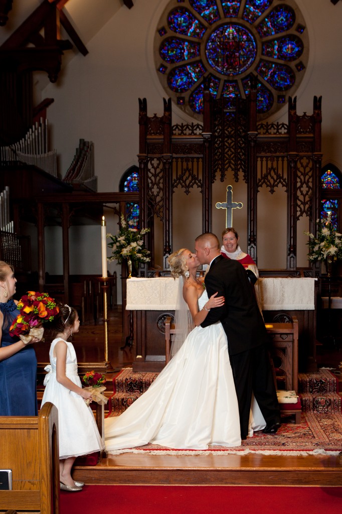 Gold & Garnet Downtown Tampa Wedding - The Tampa Club - Jerdan Photography (22)