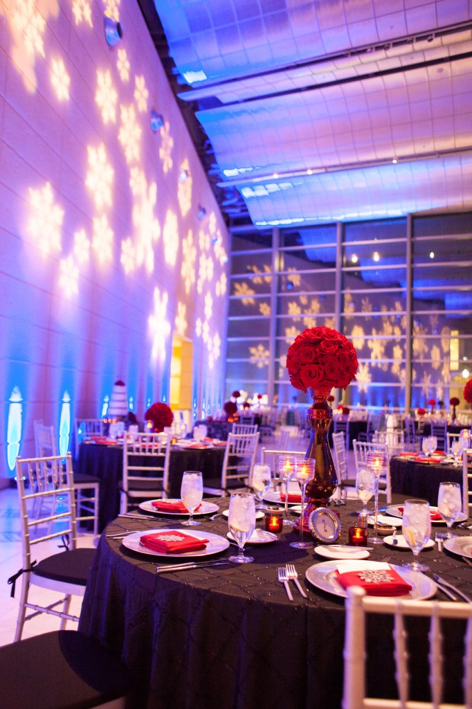 Red, Black & Silver Christmas Wedding - Downtown St. Pete Museum of Fine Arts - Esther Louis Photography (22)