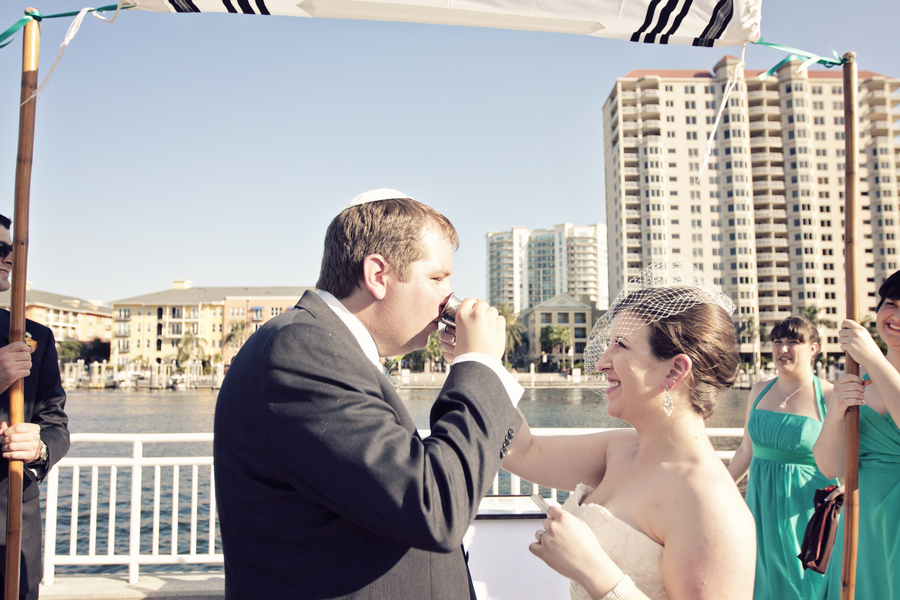 Destination Teal "Old Tampa" Vintage Wedding - Tampa Bay History Museum - Chic Shot Studio (24)