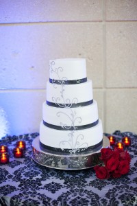 Red, Black & Silver Christmas Wedding - Downtown St. Pete Museum of Fine Arts - Esther Louis Photography (27)