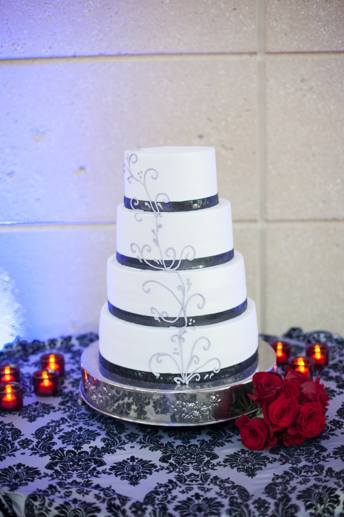 Red, Black & Silver Christmas Wedding - Downtown St. Pete Museum of Fine Arts - Esther Louis Photography (27)