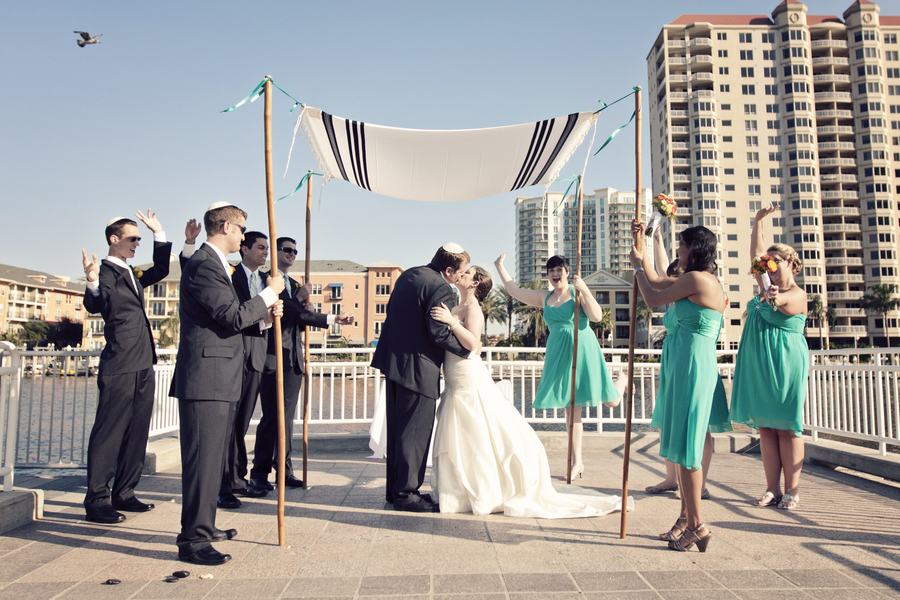 Destination Teal "Old Tampa" Vintage Wedding - Tampa Bay History Museum - Chic Shot Studio (22)