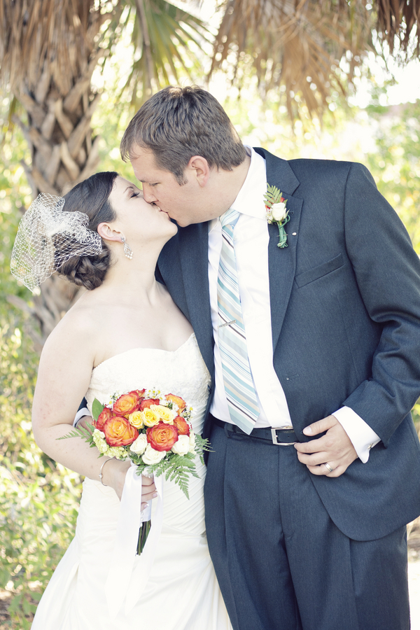 Destination Teal "Old Tampa" Vintage Wedding - Tampa Bay History Museum - Chic Shot Studio (19)