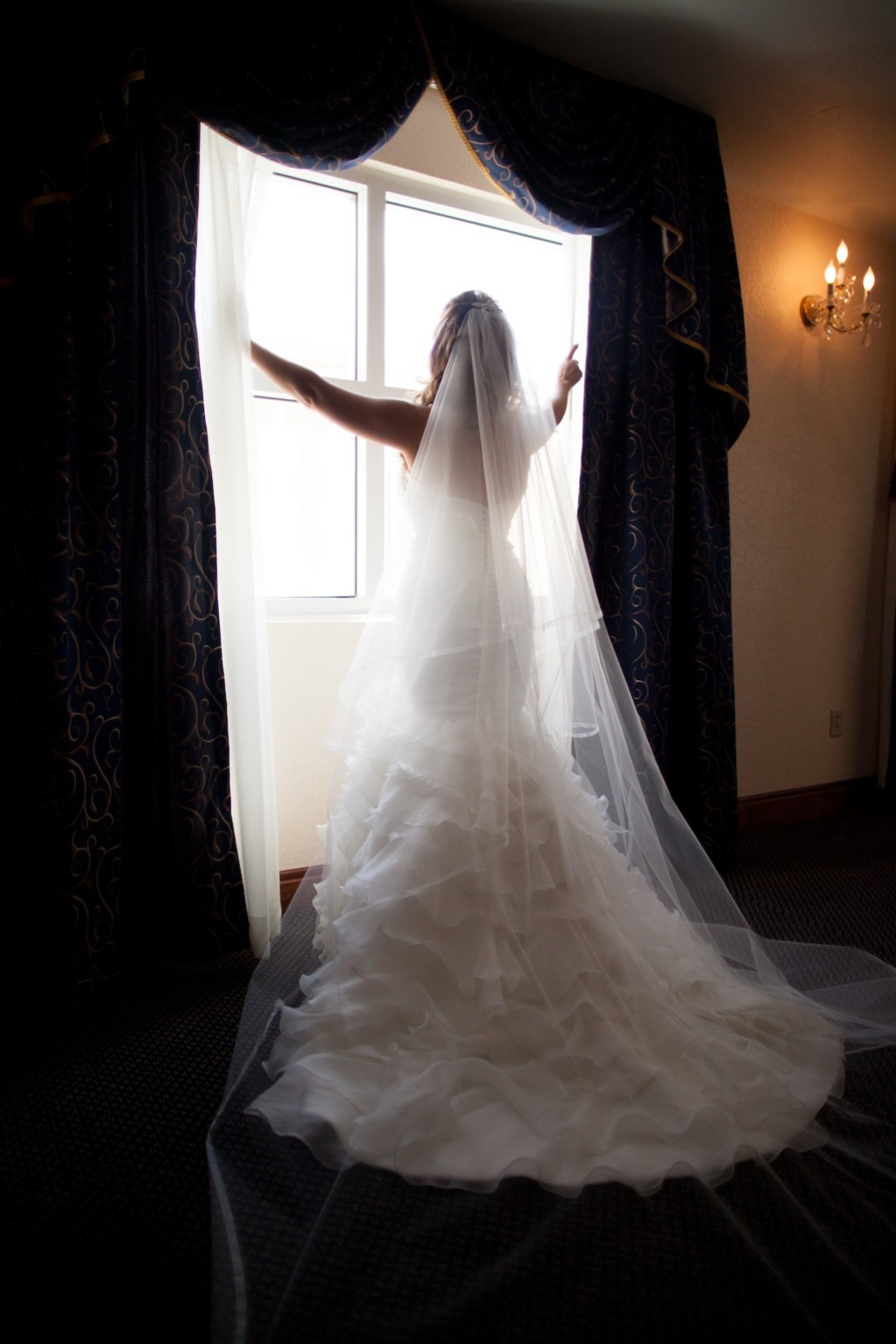 Elegant Black and White Downtown Tampa Wedding - Floridan Palace (16)