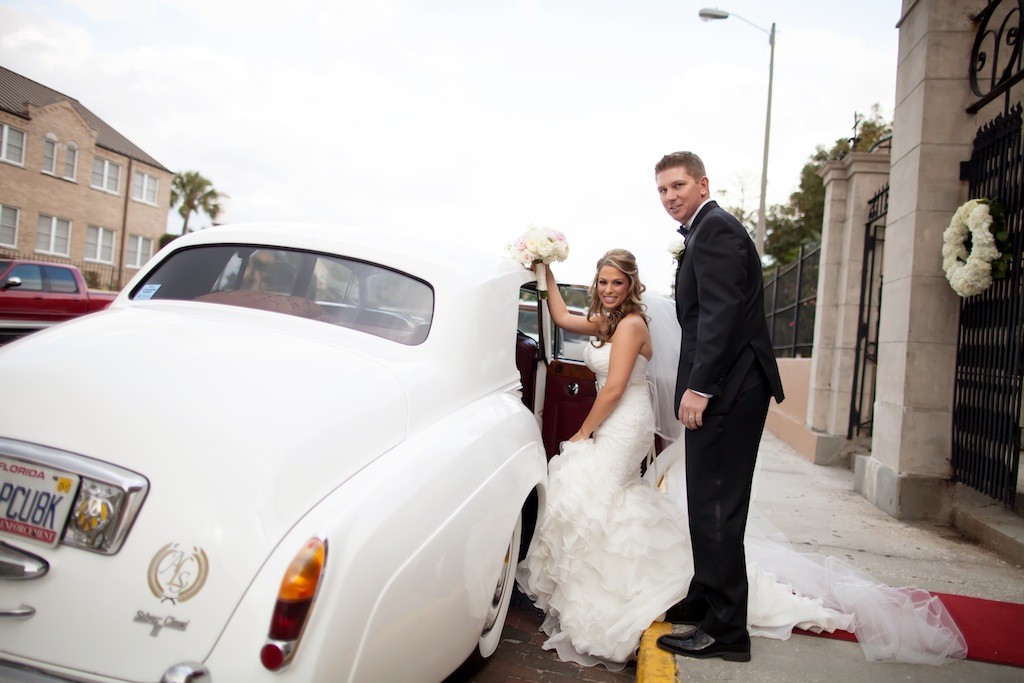 Elegant Black and White Downtown Tampa Wedding - Floridan Palace (26)