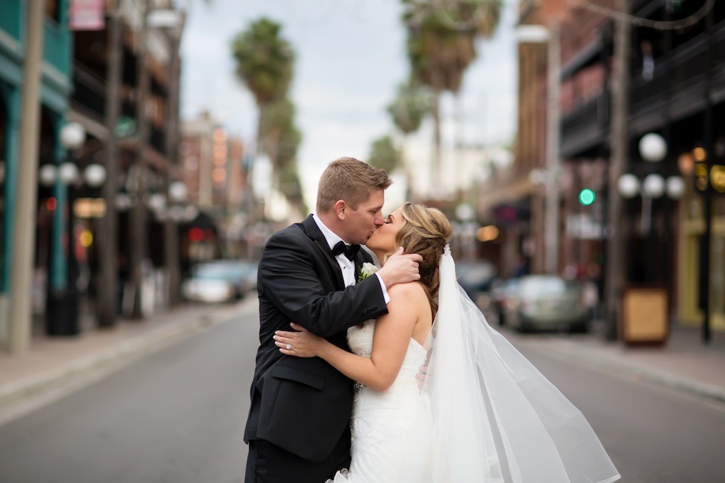 Elegant Black and White Downtown Tampa Wedding - Floridan Palace (28)