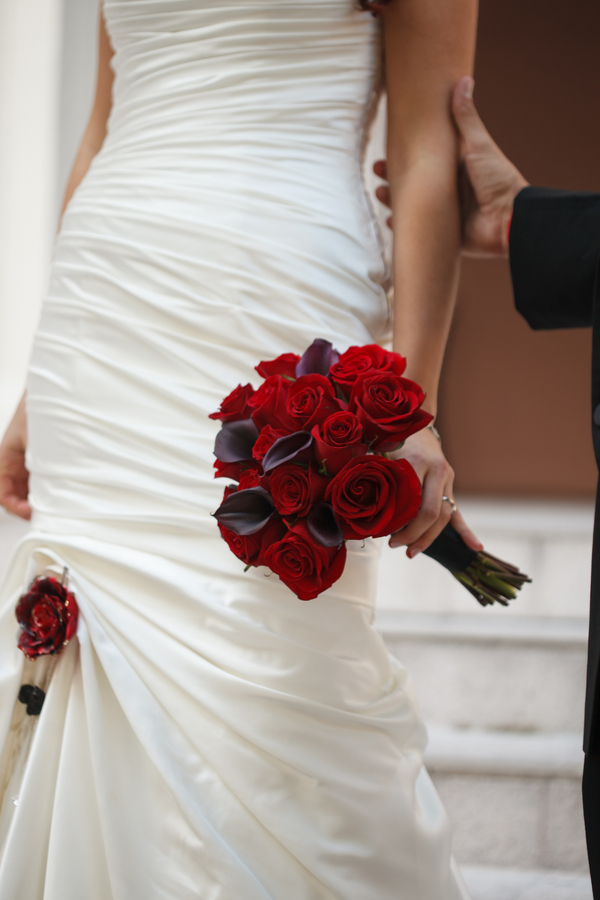 St. Pete Museum of Fine Arts Black & Red Halloween Themed Wedding - St. Petersburg, FL Wedding Photographer Carrie Wildes Photography (12)