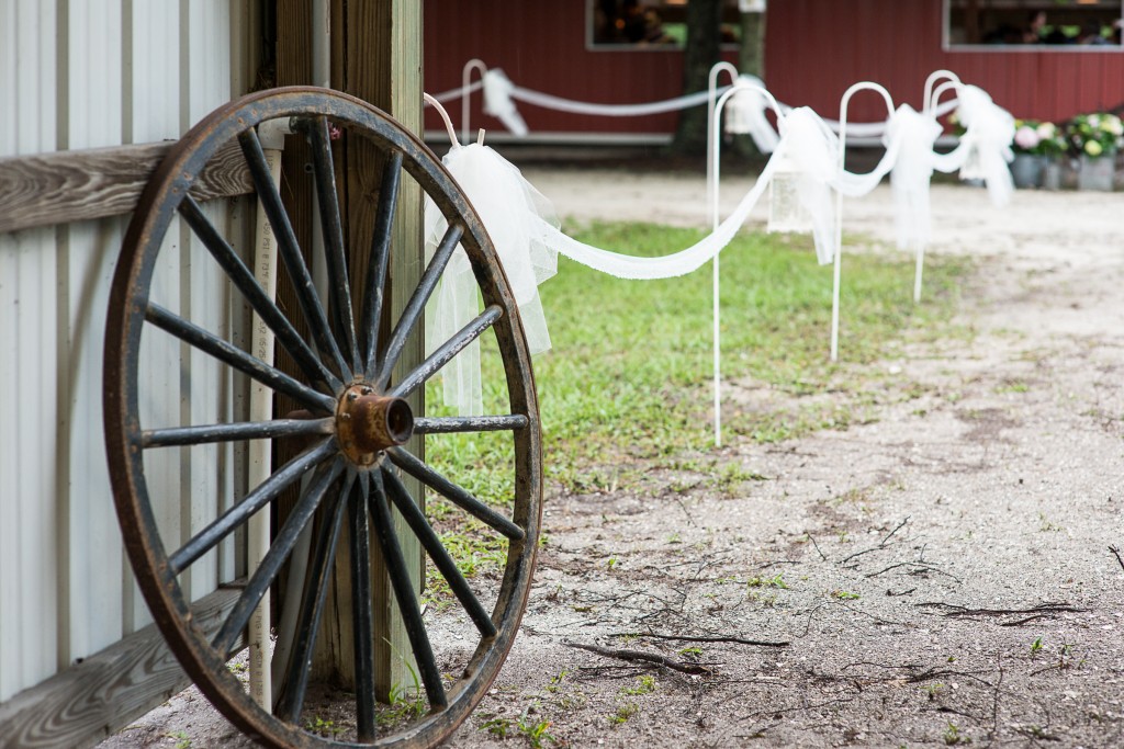 Beige and Cream Vintage Country Barn Wedding - Tampa Wedding Photographer Jeff Mason Photography (16)