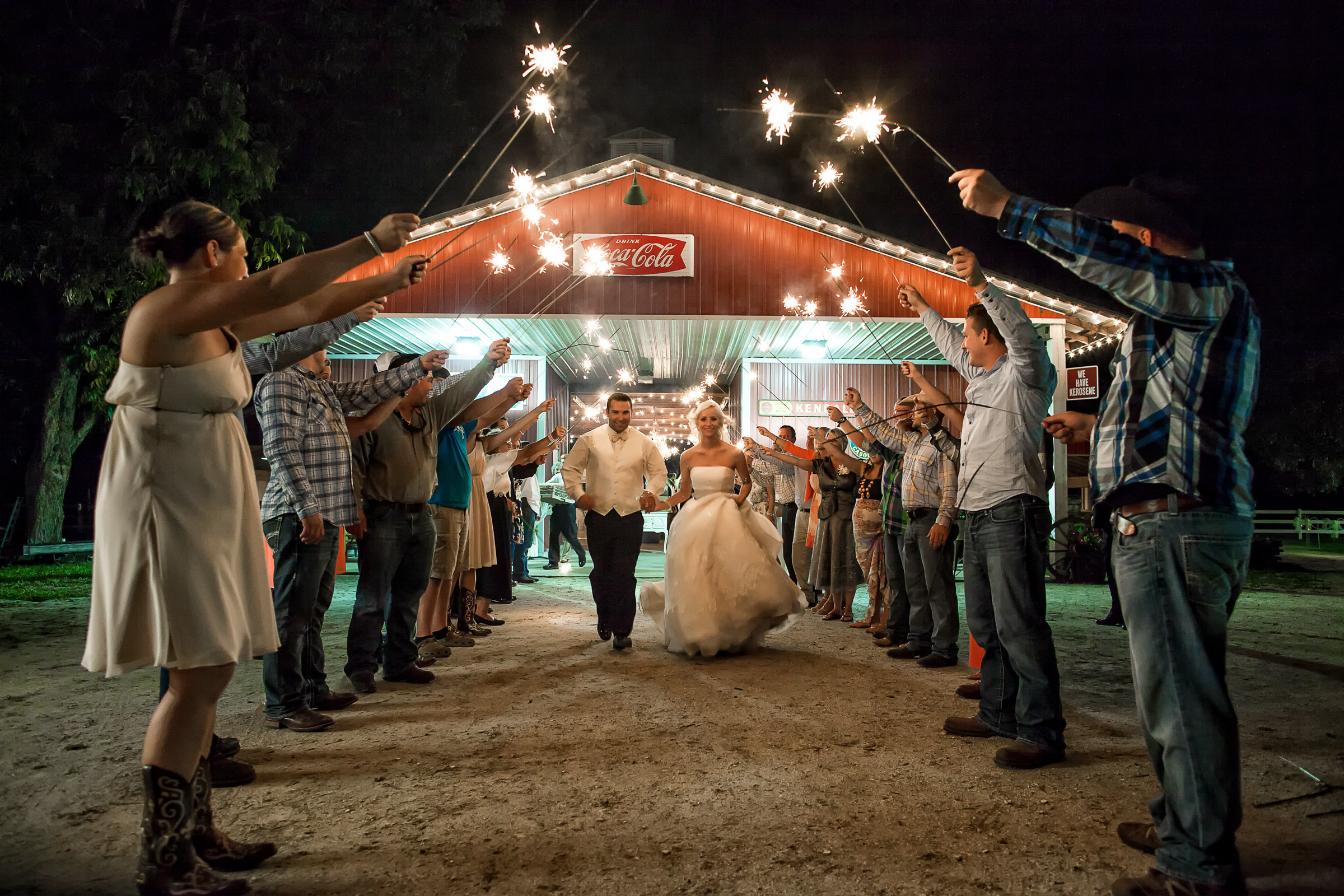 Country Barn Wedding Near Tampa Fl Southern Barn At Lonesome G