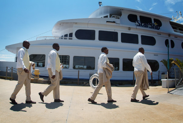 Ivory, Yellow & Tan Nautical Destination Wedding Yacht Starship - Tampa Wedding Photographer Victor's Photojournalism (10)