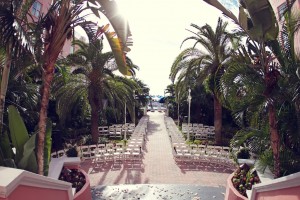 Navy Blue, Silver & White St. Pete Beach Wedding - Don CeSar - St. Petersburg, FL Wedding Photographer Reign 7 Studios (14)