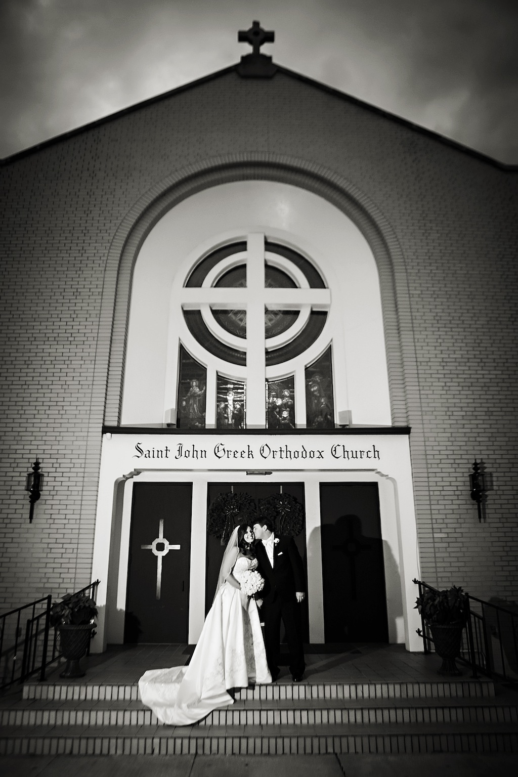 Floridan Palace Historic Wedding Venue in Downtown Tampa - Ivory, Gold & Blue Greek Wedding by Tampa Wedding Photographer Limelight Photography (20)