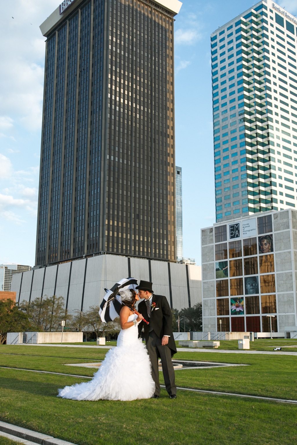 Tampa Museum of Art Wedding Modern Carnival Wedding - Tampa Wedding Photographer Carrie Wildes Photography (15)