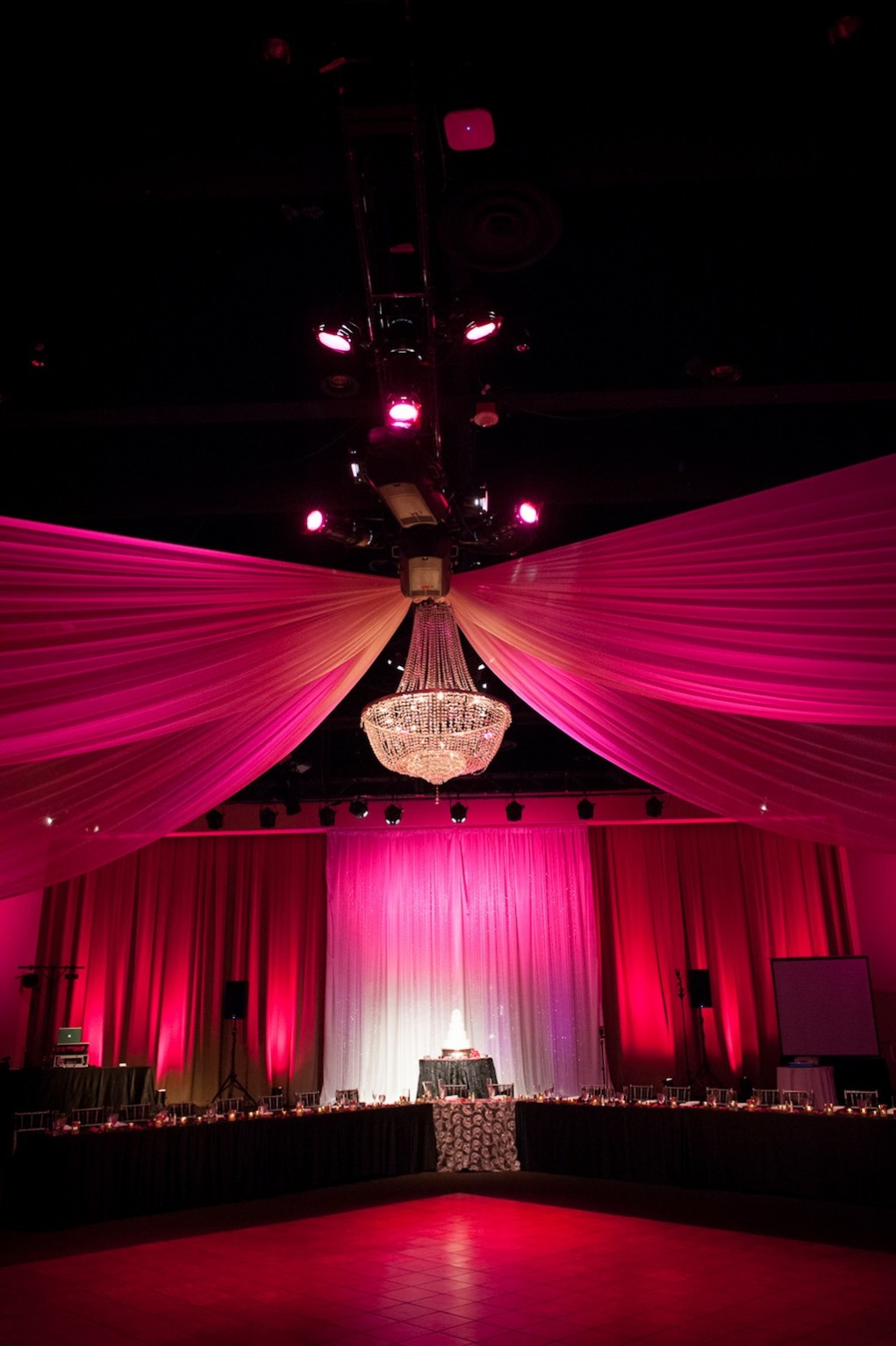 Pink, Black, White And Silver Tampa Wedding At A La Carte Pavilion ...