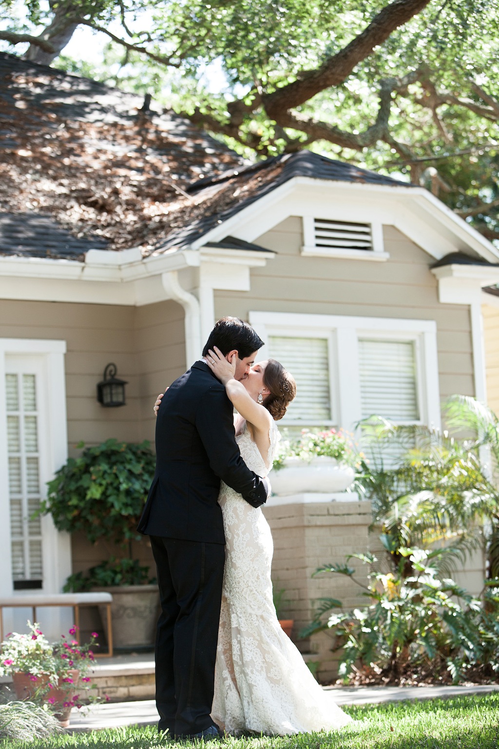 Cream, White, & Gold "Old Florida" Wedding in South Tampa - Tampa Yacht Club Wedding - Tampa Wedding Photographer Blue Lane Studios (23)