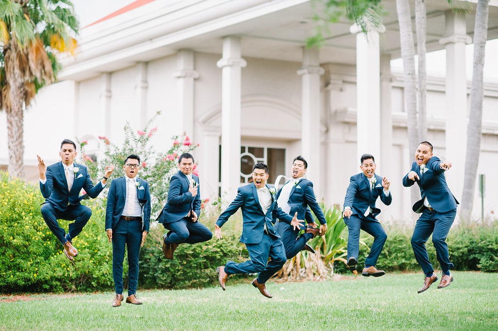 29 Fun Groomsmen Photo