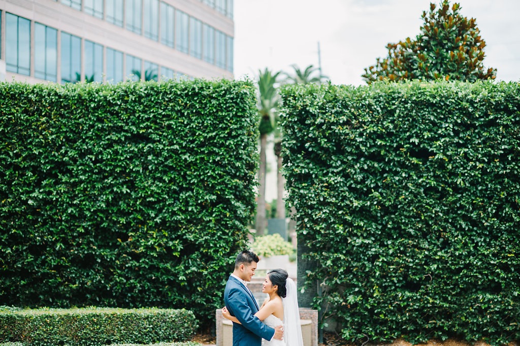 32 Outdoor Tampa Wedding Picture
