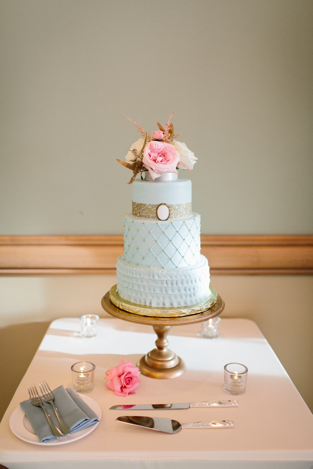 Light Blue, Turquoise and Gold 3-Tier Round Wedding Cake