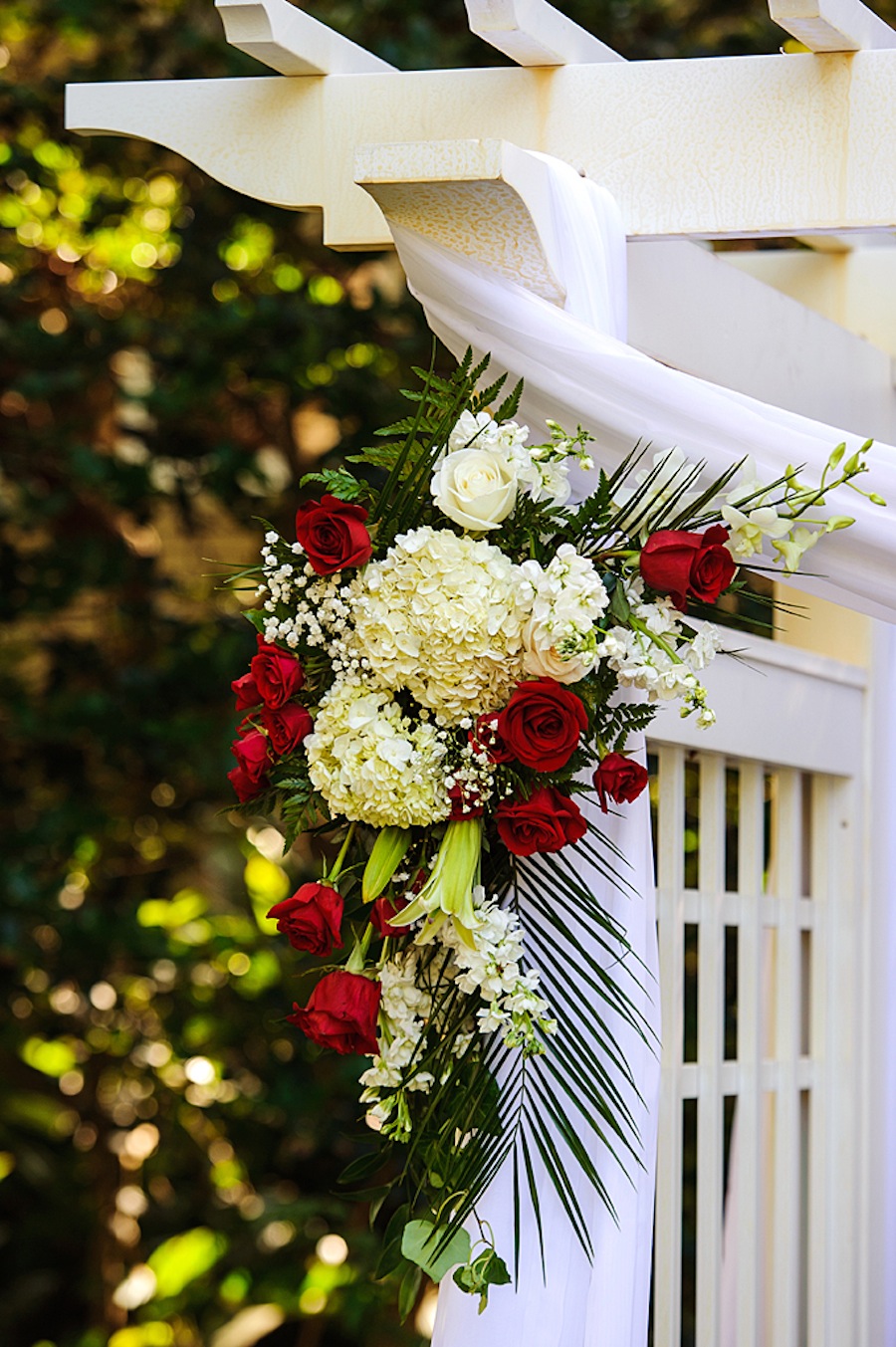 Red Rose & White Flowers Wedding Arch Decor