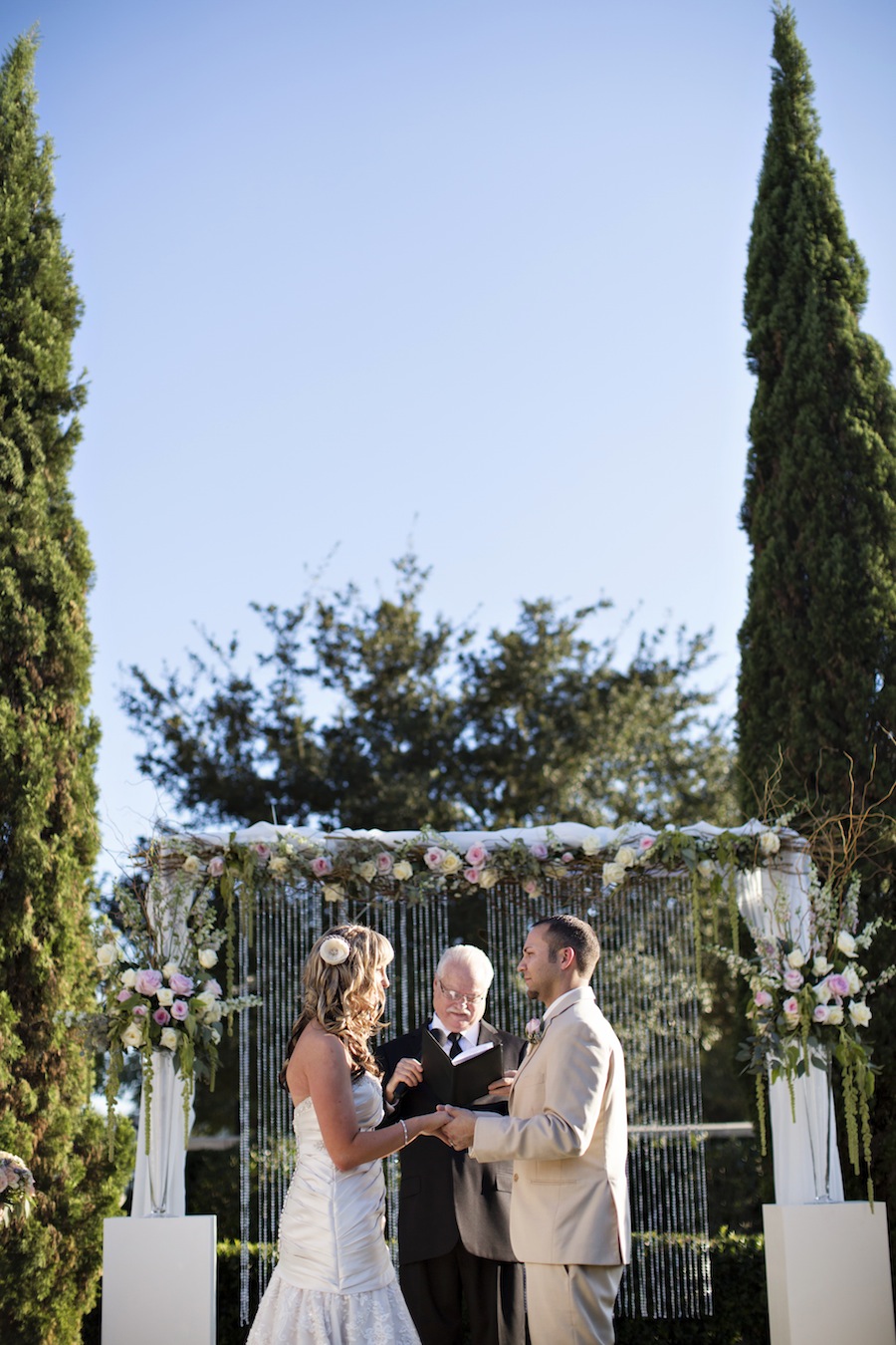 Outdoor Tampa Wedding Ceremony | Palmetto Club Wedding