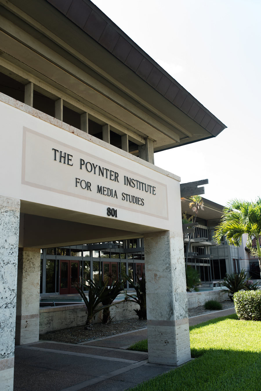 Unique Downtown St. Pete Waterfront Wedding Venue The Poynter Institute