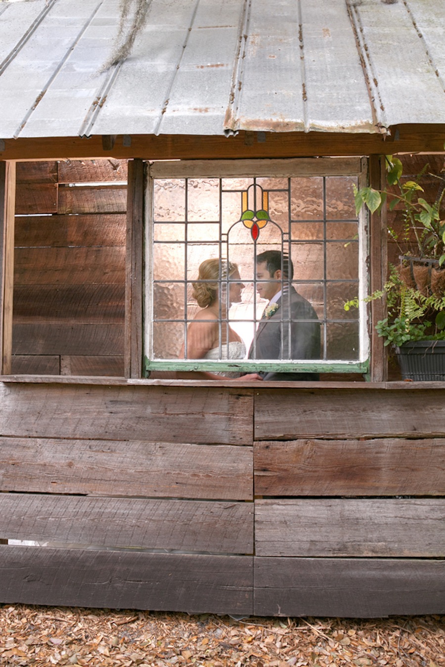 Rustic Bride and Groom Wedding Portrait | Tampa Wedding Photographer Carrie Wildes Photography