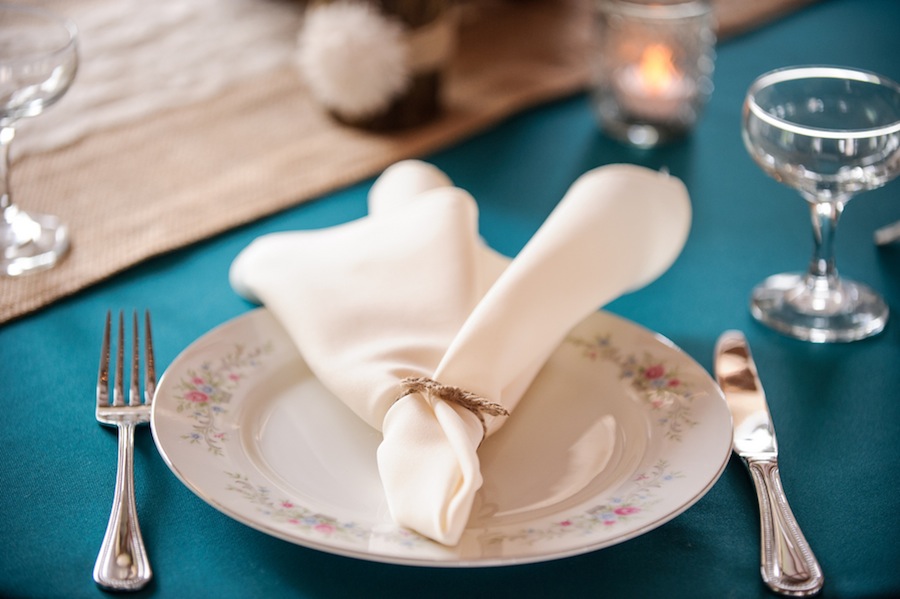 Vintage Wedding China Place Setting with Burlap Napkin Tie | Tampa Wedding Venue Cross Creek Ranch