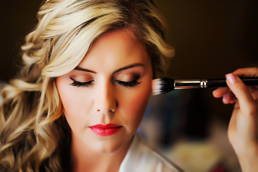 Bride Getting Ready on Wedding Day | Bridal Hair and Makeup with Red Lips and Gold Eyeshadow | Clearwater Wedding Photographer Limelight Photography