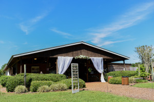 Outdoor Barn Wedding Reception | Rustic Tampa Wedding at Cross Creek Ranch