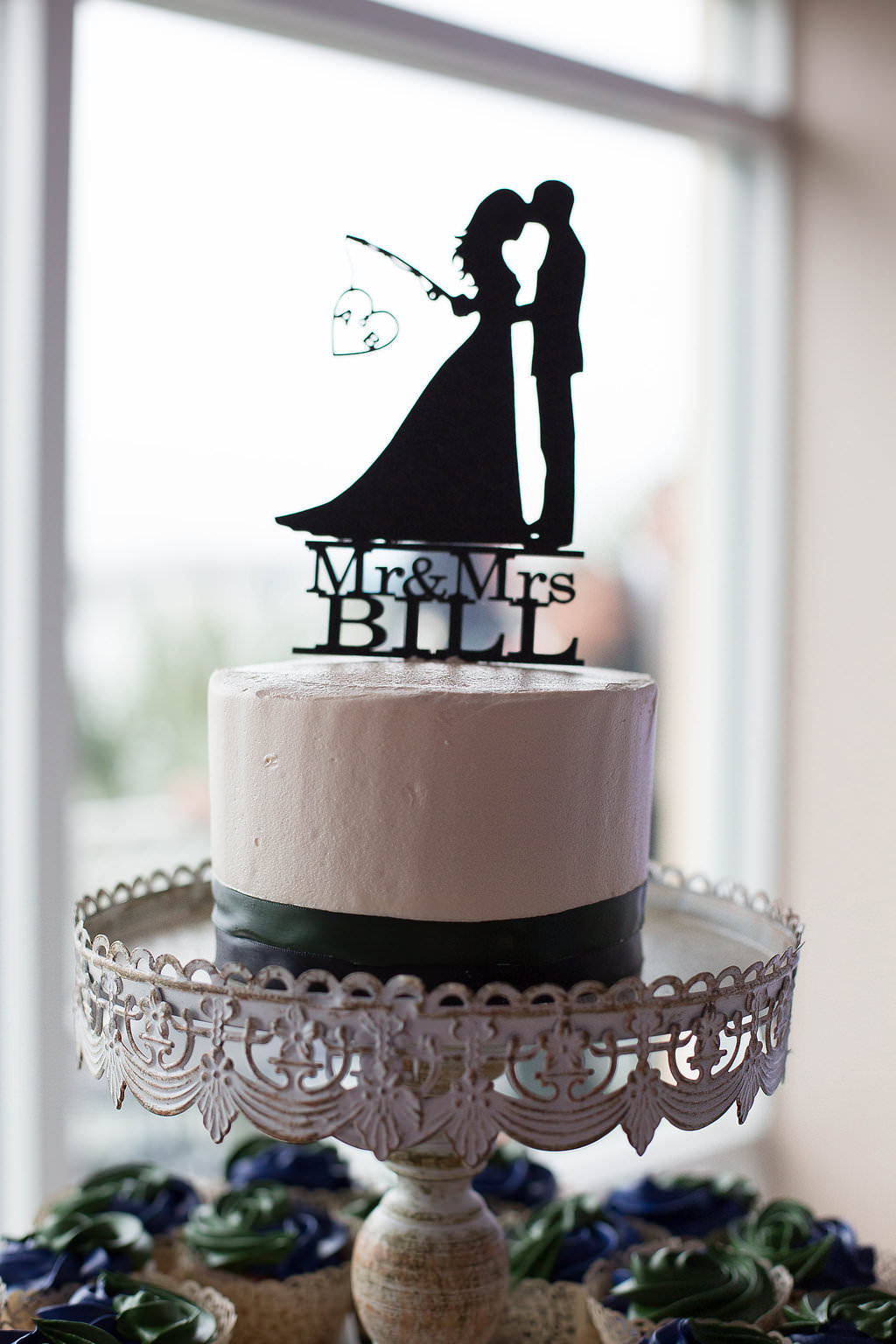 Single Tier White and Black Wedding Cake with Fishing Cake Topper