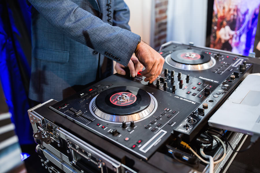 St. Petersburg Wedding DJ Breezin' Entertainment