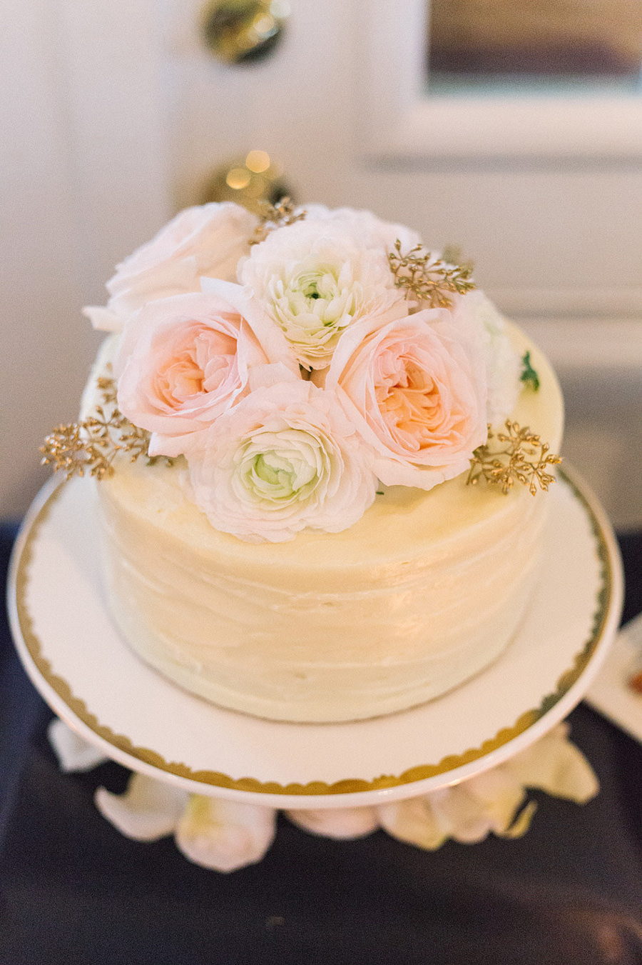 Single Tier, Round White Wedding Cake with Blush Pink and Ivory Accent Roses