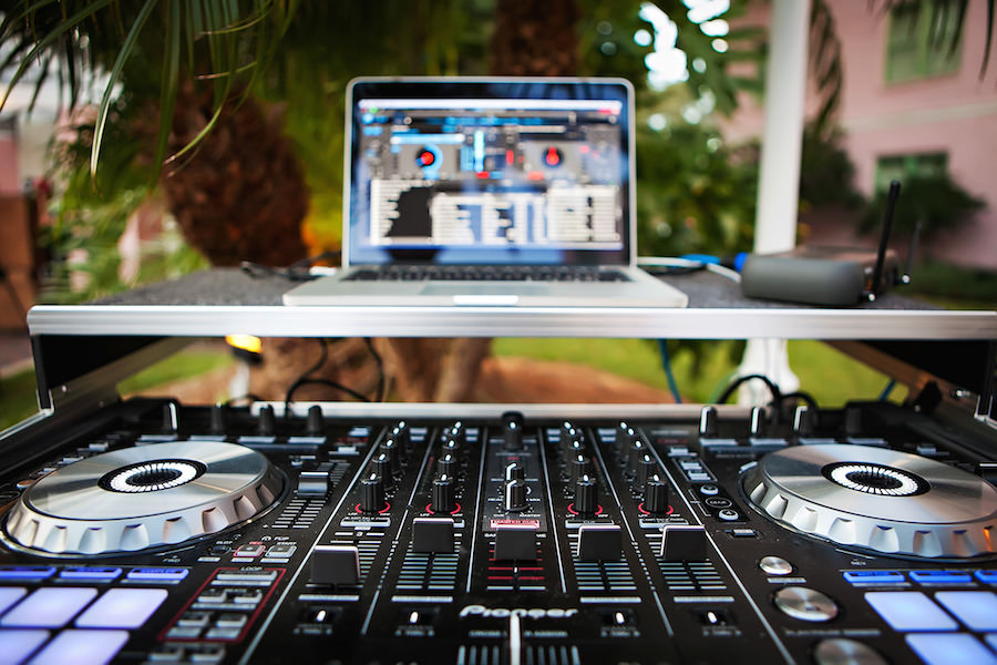 St. Petersburg Wedding DJ Boone's Professional Events